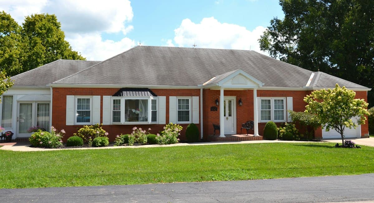 Brick single-storey house (illustrative photo)